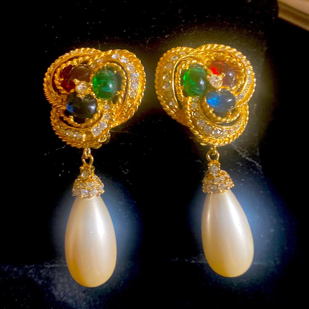 Vintage Ciner Gripoix Glass, Pearl and Crystal jewels